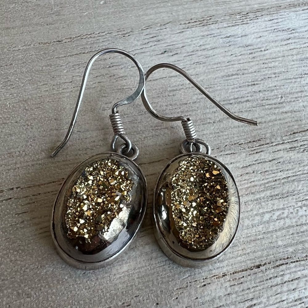 Gold glitter oval dangle drop earrings - Picture 2 of 6